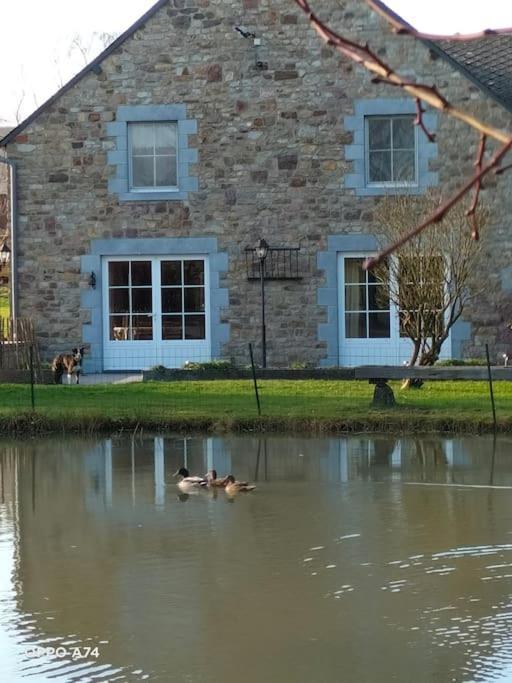 Gite à la ferme de la dame au lit Momignies Exterior foto